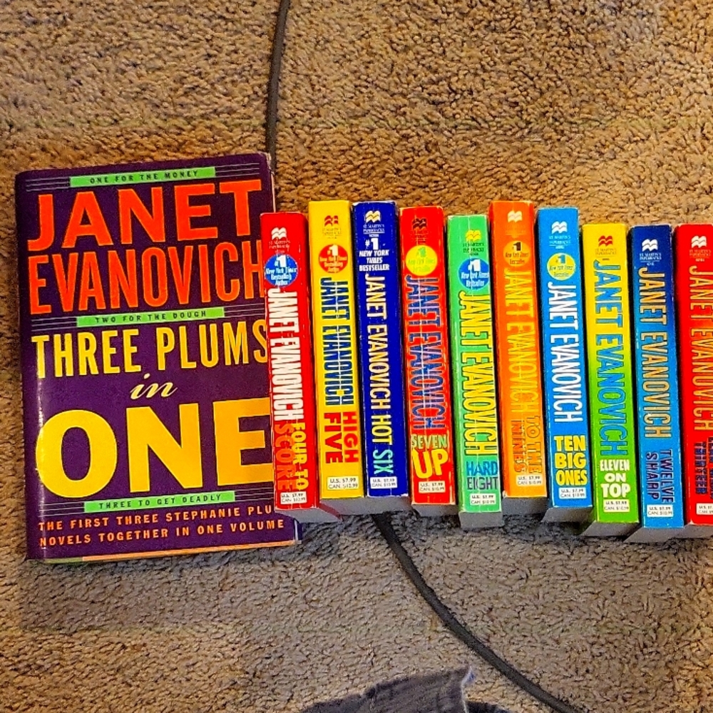 Lot of Stephanie Plum novels